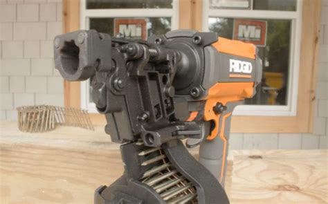 Features to Look for When Buying a Roofing and Siding Nailer