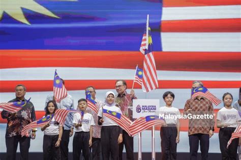 Anwar Ibrahim Lancar Bulan Kebangsaan Dan Kibar Jalur Gemilang