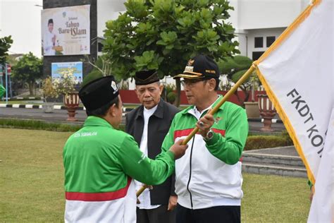 Menghadiri Pelepasan Kontingen PORSADIN VI Tingkat Provinsi Jawa Barat