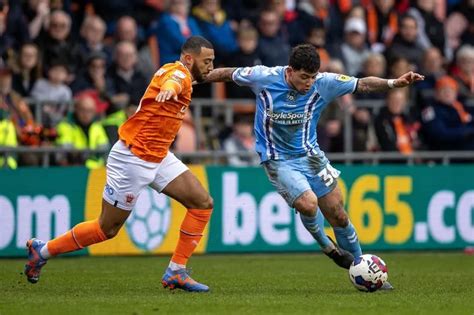 What Mark Robins Told Gustavo Hamer After Coventry City Win At