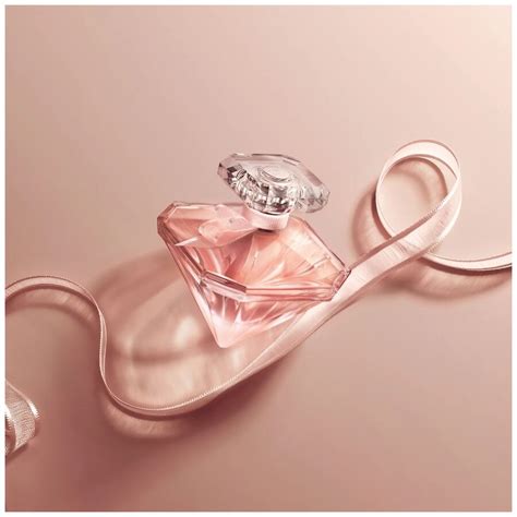 Lancome La Nuit Tresor Nude edt 50ml 1 259 SEK Dermastore Hudvård Parfym Hårvård Makeup