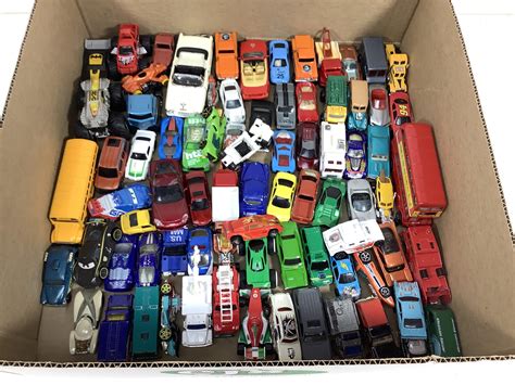 Lot 100 Toy Cars Hot Wheels Mattel Matchbox