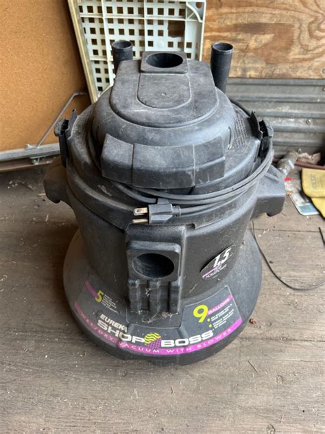 EUREKA SHOP BOSS WET/DRY VACUUM WITH BLOWER; WORKS - Cornerbids