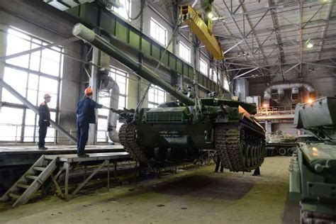 Despite economic sanctions Russia capable of producing 100 - 150 tanks ...