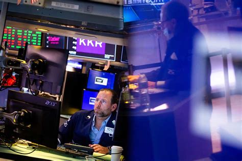 Wall Street Jatuh Indeks Volatilitas Naik Dari Level Prapandemi