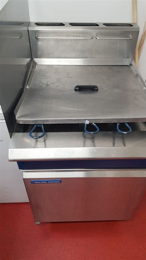 Secondhand Catering Equipment Gas Fryers Blue Seal Gt60 Gas Fryer