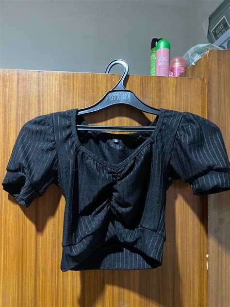 Crop Top Sabrina Black On Carousell