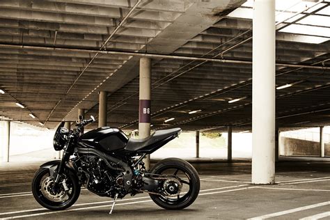 New Order Custom Triumph Speed Triple Return Of The Cafe Racers