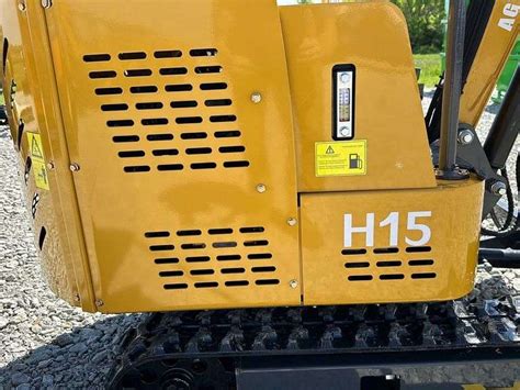 AGT industrial H15 Mini Excavator - Aumann Auctions, Inc.