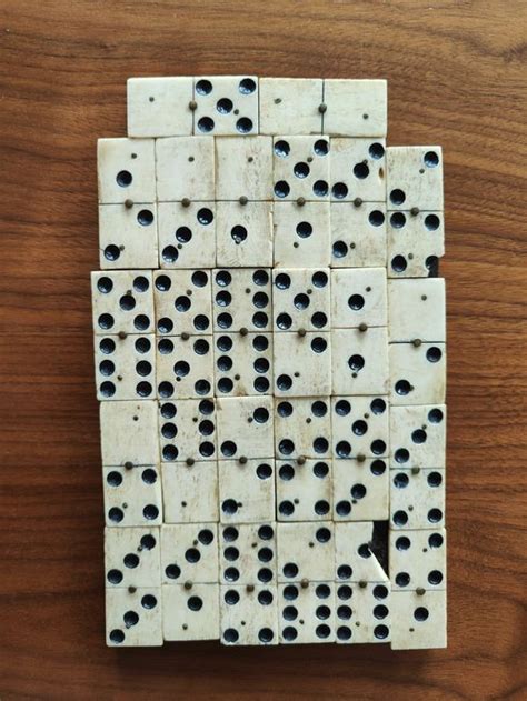 Ancien jeu de domino XIX siècle en os collection jouet Kaufen auf