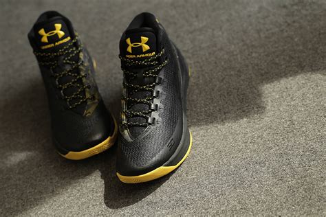 Get Up Close And Personal With The Under Armour Curry 3 Blacktaxi