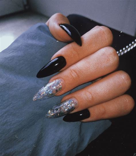 Black Nails Long Stilettos Длинные черные ногти Unghie Idee Unghie