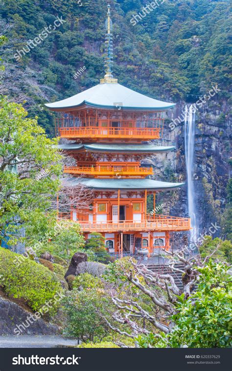 Three Storied Pagoda Nachi Waterfalls Nachi Stock Photo 620337629