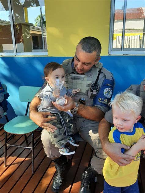 Escola de educação infantil realiza homenagem à Brigada Militar de ...