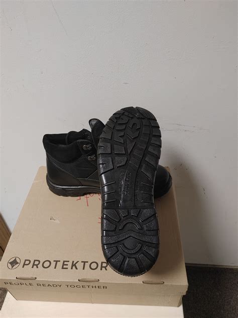 Buty robocze Protektor roz 44 Warszawa Śródmieście OLX pl