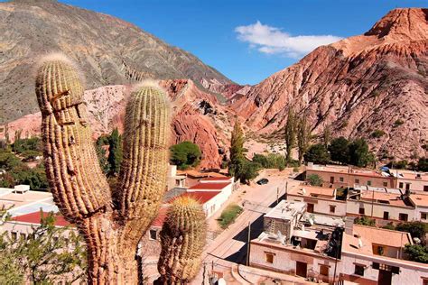 A Pitoresca Vila De Purmamarca E Sua Montanha De Sete Cores Na Argentina