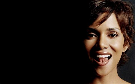 Halle Berry Wallpapers Top Free Halle Berry Backgrounds Wallpaperaccess