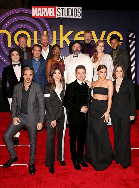Elenco De Hawkeye - El elenco y los realizadores de “Hawkeye” de Marvel Studios celebran la ...