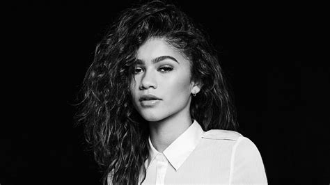 Zendayas New Clothing Line Daya By Zendaya Has Arrived Vogue