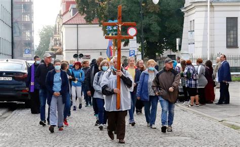 Pielgrzymi Z P Ocka Ju Na Trasie Do Sk Pego Foto Jeszcze Dzi