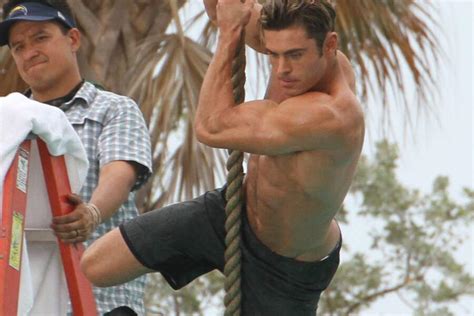 Zac Efron De High School Musical à Baywatch Son Incroyable Prise De Muscles Télé Loisirs