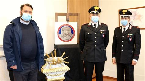 I Carabinieri Del Nucleo Tpc Di Firenze Restituiscono Un Urna Rubata