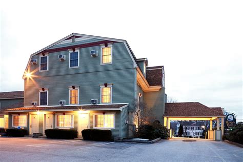 King's Port Inn Exterior Side View. | House styles, Kennebunkport, Exterior