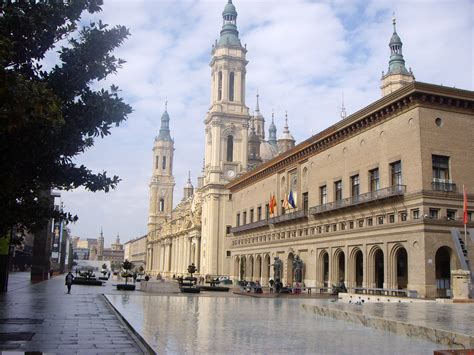 Pilar Square Saragossa Plaza Del Pilar De Zaragoza The Best Places