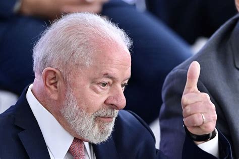 Lula J Caminha E Sobe Escadas E Equipe M Dica Avalia Alta J Neste