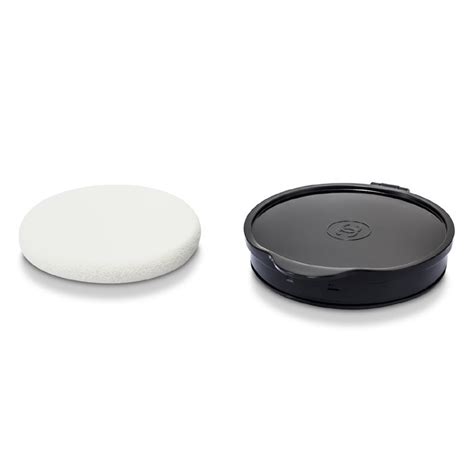 Chanel Vitalumiere Aqua Fresh And Hydrating Cream Compact Makeup Spf 15