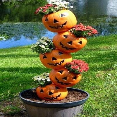 12 Best Fall Yard Decor - Jolly Paradise