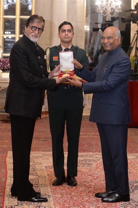 Amitabh Bachchan receives Dadasaheb Phalke Award from President ...