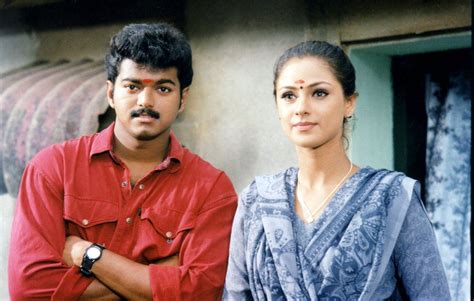 Thulladha Manamum Thullum tamil Movie - Overview