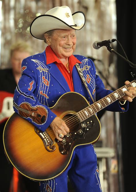 Little Jimmy Dickens Dies At Age 94 Old Country Music Jimmy Dickens Country Music