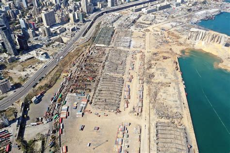 Explosão em Beirute Vídeo feito por drone mostra devastação no porto