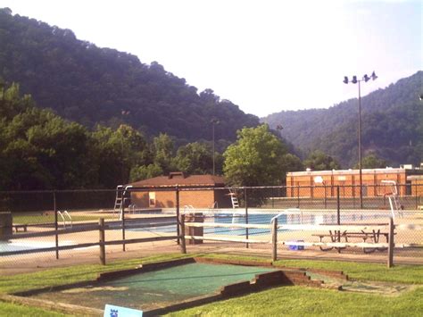 Belle Wv City Of East Bank Wv Photos Of Pioneer Park Swimming Pool And Putt Putt Golf Photo