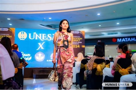 Fashion Show Menampilkan Produk Busana Dari Kain Ecoprint Tanpa