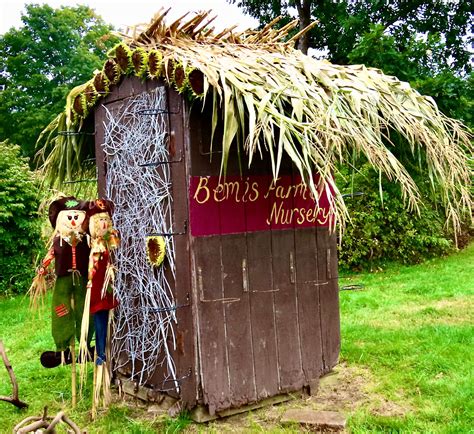 The surprising reason the path schedule on weekends is so different 17