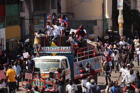 Miles De Haitianos Toman Las Calles Para Exigir La Renuncia De Moise