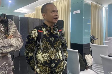 Blak Blakan Kemenperin Ungkap Penyebab Perusahaan Keramik Tutup