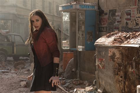 Ingyenes háttérképek Elizabeth Olsen Scarlet Witch Avengers Age of