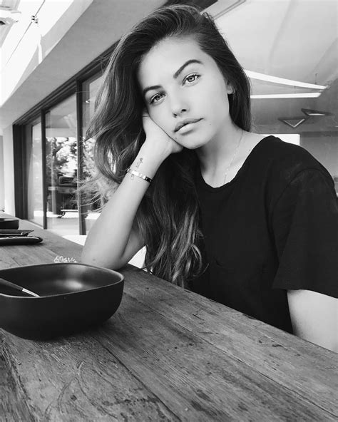 Bild Markiert Mit Skinny Black And White Brunette Thylane Blondeau