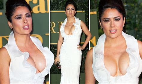 Now That S Eye Popping Salma Hayek Shows Off Cleavage In Plunging