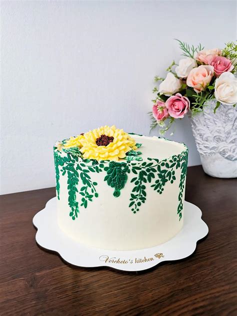 Cake With Sunflowers Decorated Cake By Vyara Blagoeva Cakesdecor