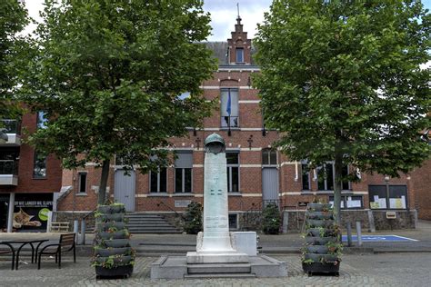 Lummen Gemeentehuis En Oorlogsmonument Gemeentehuis Het Flickr