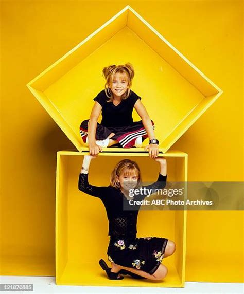 262 Mary Kate And Ashley Olsen In 1998 Stock Photos High Res Pictures