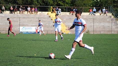 Sub 15 e Sub 17 do Botafogo vencem e continuam na zona de classificação