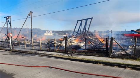 Incendio destruye Iglesia Nuestra Señora de la Candelaria en Carelmapu