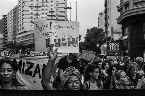 Dos Marchas Masivas Y Un Mismo Reclamo Basta De Violencia Contra Las