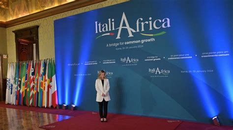 Cumbre Italia África el plan de Giorgia Meloni para controlar el flujo